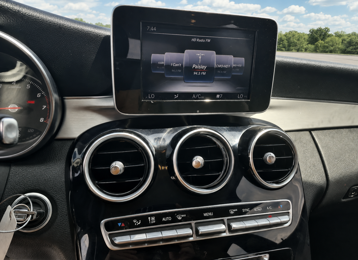 2015 Mercedes-Benz C 300 photo 6