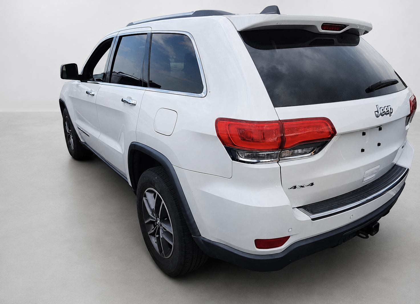 2017 Jeep Grand Cherokee Limited photo 2